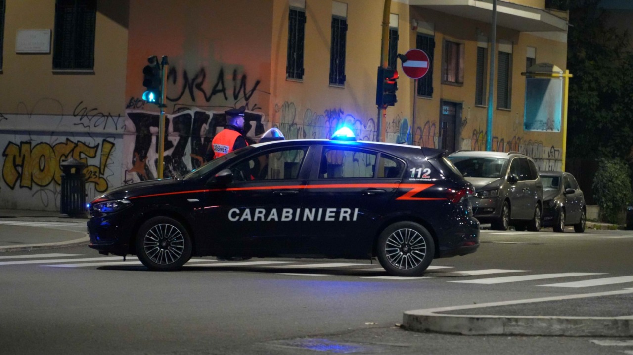 Denunciato a Faenza un giovane: in auto coltello e manganello