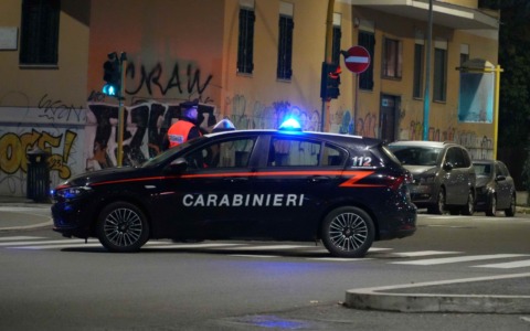 Denunciato a Faenza un giovane: in auto coltello e manganello