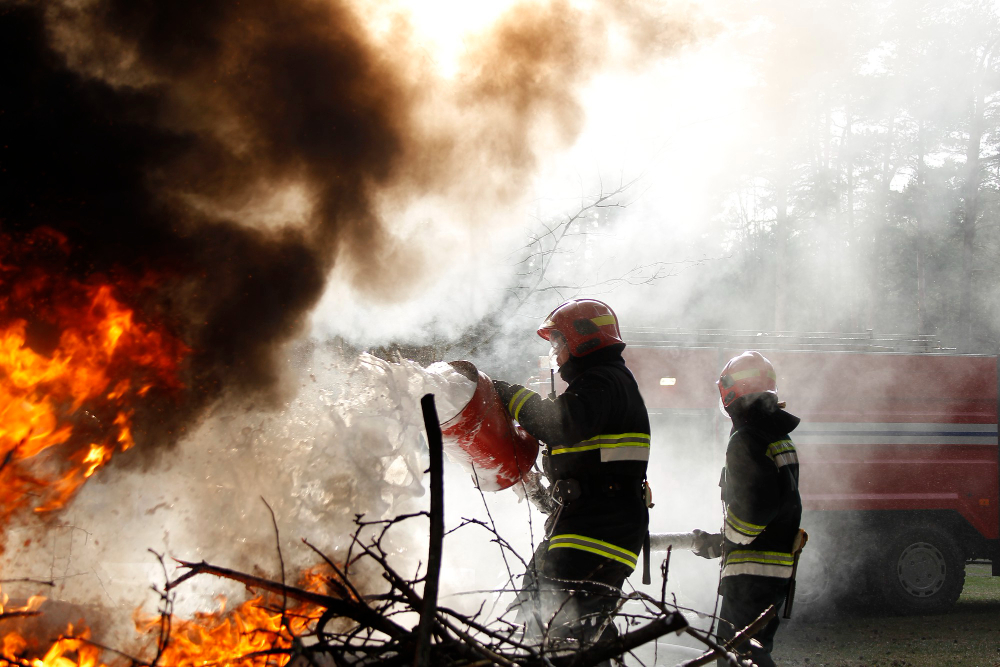 Incendio in azienda, coinvolto un intero capannone