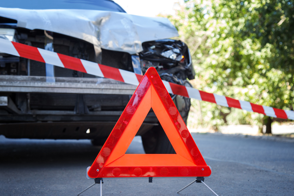 Auto fuori strada sulla statale, 29enne in eliambulanza
